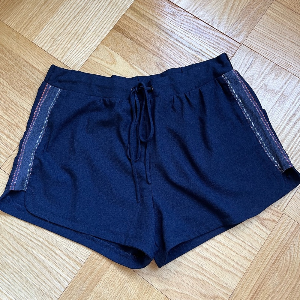 Tobi Navy Blue Shorts